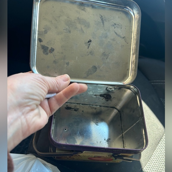 Vintage 1984 A Happy Eastertide Easter Bunny Cookie Tin Can rust crusty - Picture 7 of 8